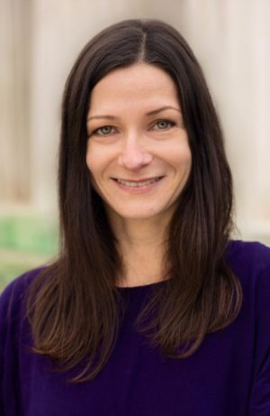 https://www.psychologie-fingerhut.at/wp-content/uploads/2025/02/michaela-fingerhut-300x461.jpg